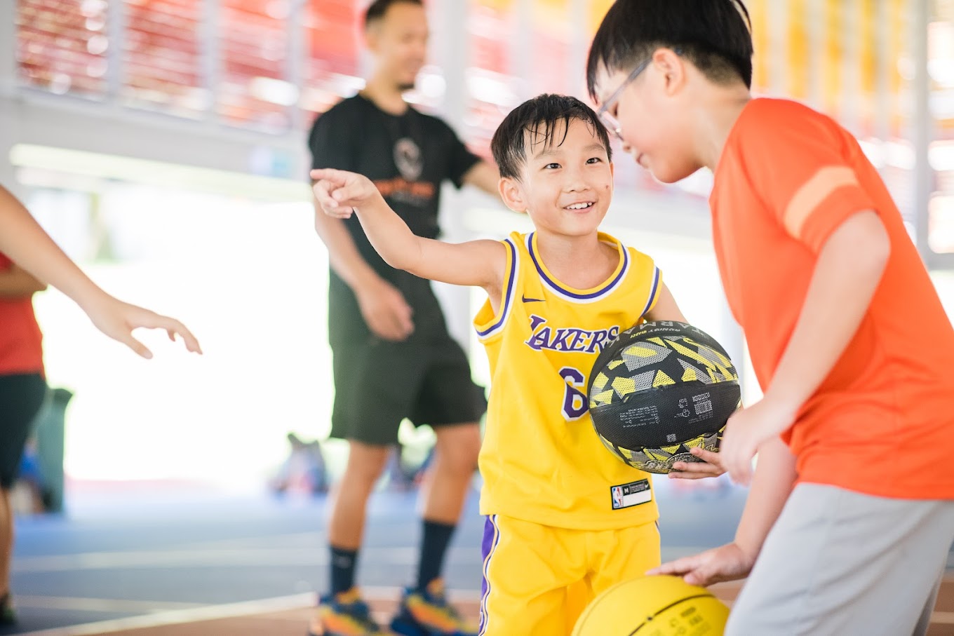 Kids' basketball group class