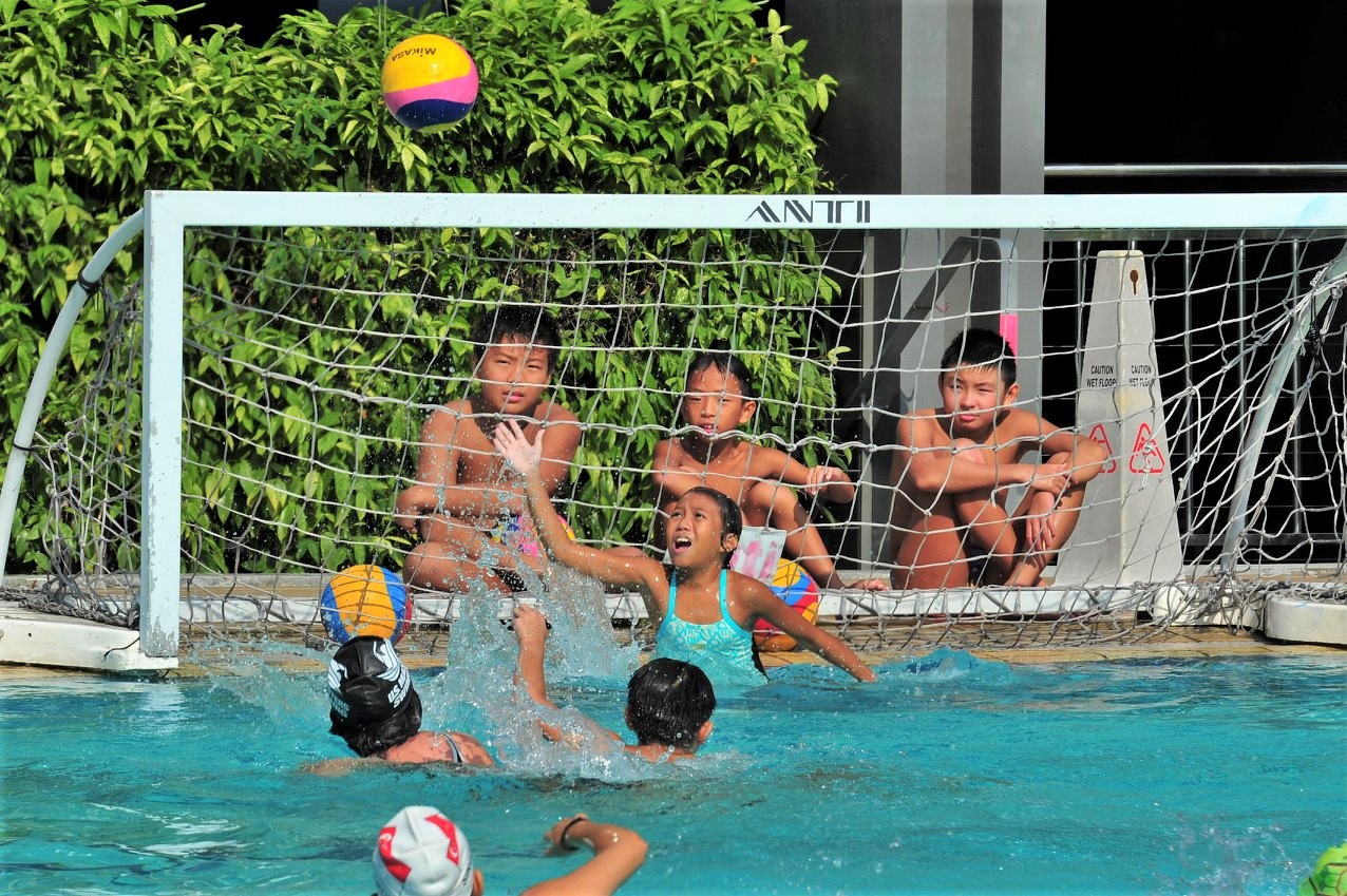 Water polo group class